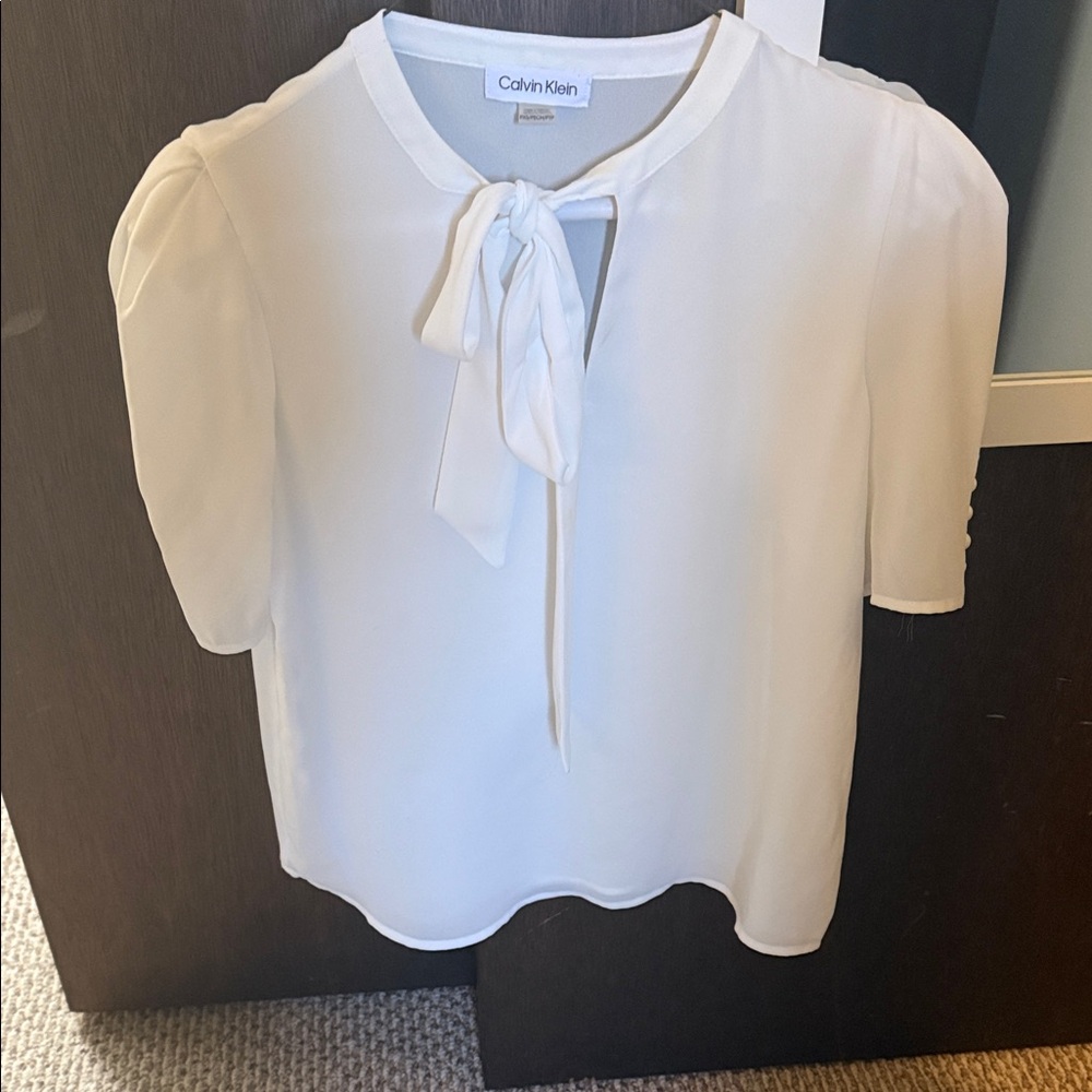 Calvin Klein Ivory Tie-Neck Short Sleeve Blouse